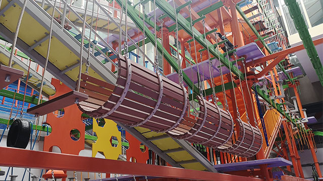 杭州量子空间室内运动游乐场儿童成人团建活动